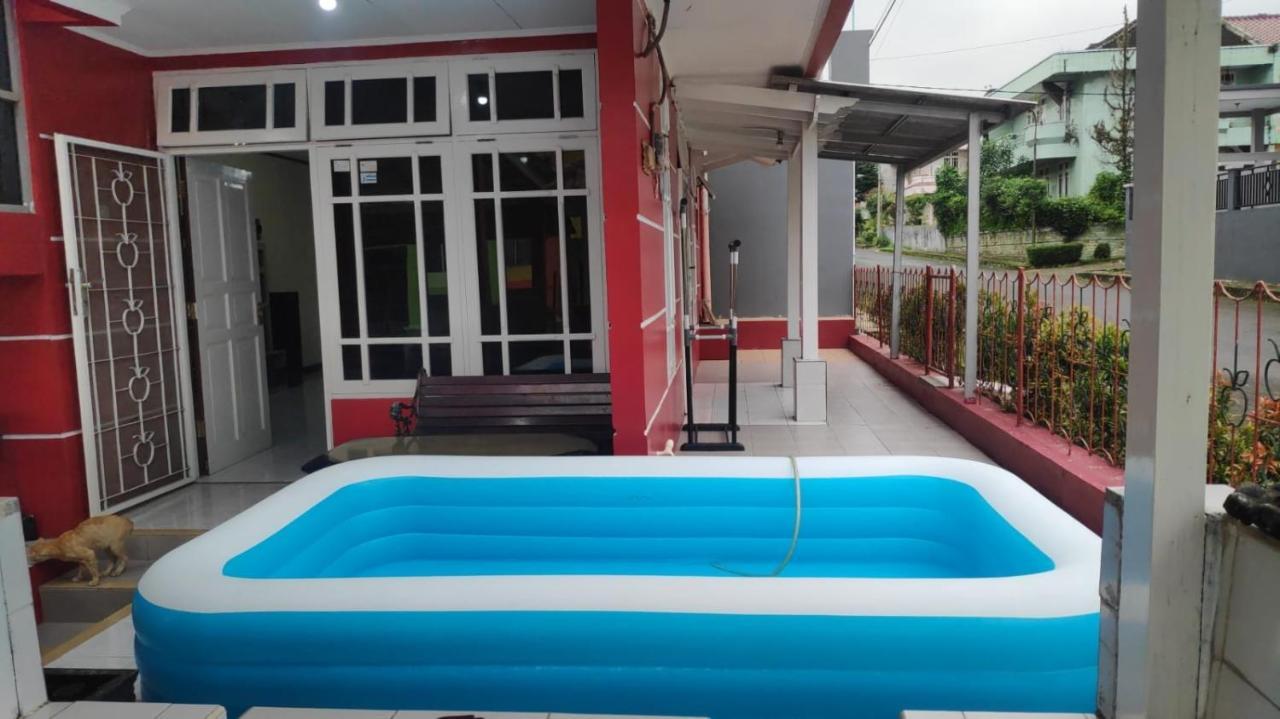 Villa Musti Green Apple Cipanas Sindanglaya Esterno foto